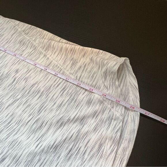 ✨ Lululemon Moment to Movement 2-in-1 Tank Top in Gray and Black - Size 4 - Picture 11 of 11